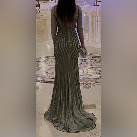 Elegant Beaded Evening Gown - Picture 11 of 11